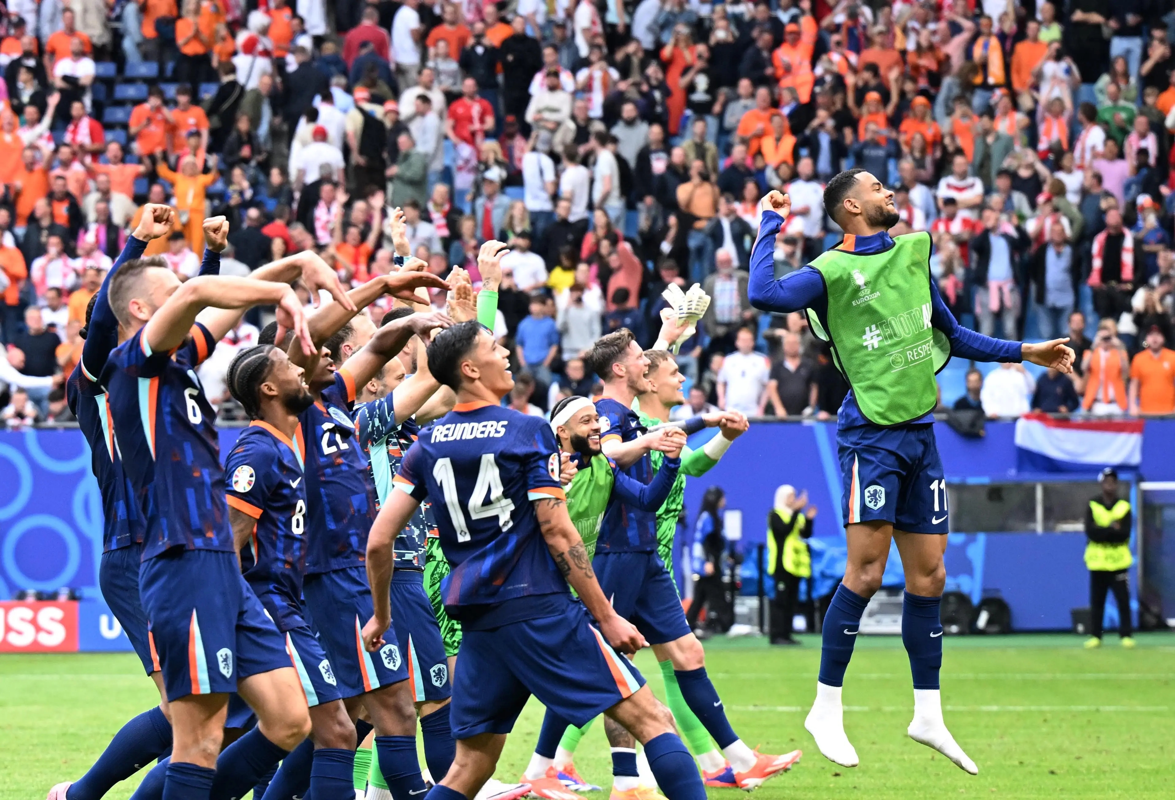 爱游戏电竞-欧洲国家足球大战,擦出火花谁更胜一筹?