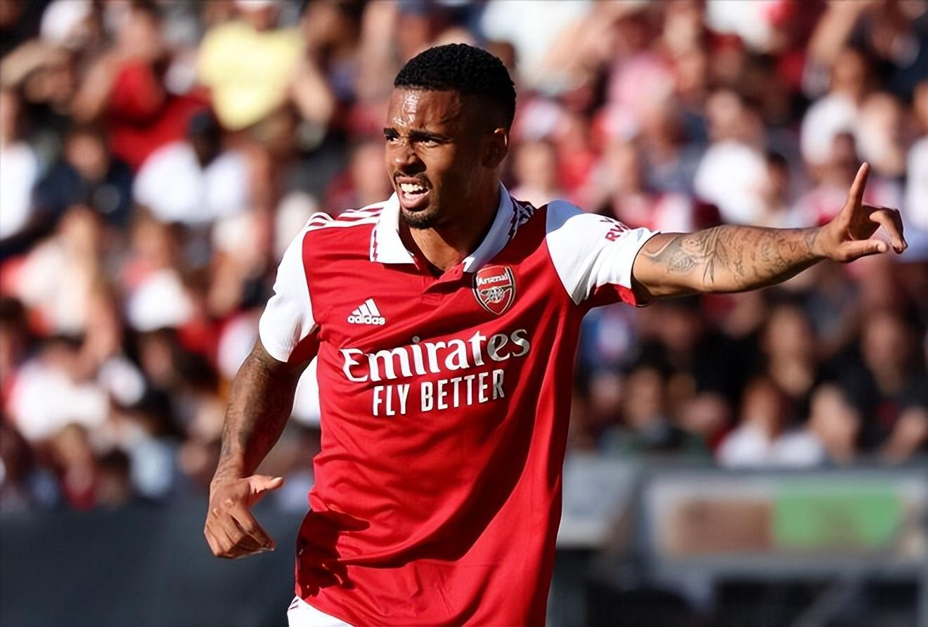 包含阿斯顿维拉后卫持续伤愈为球队士气正能量的词条