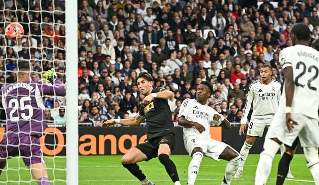 爱游戏网址-皇马中后卫因伤缺席比赛，球队稳固防线岌岌可危的简单介绍