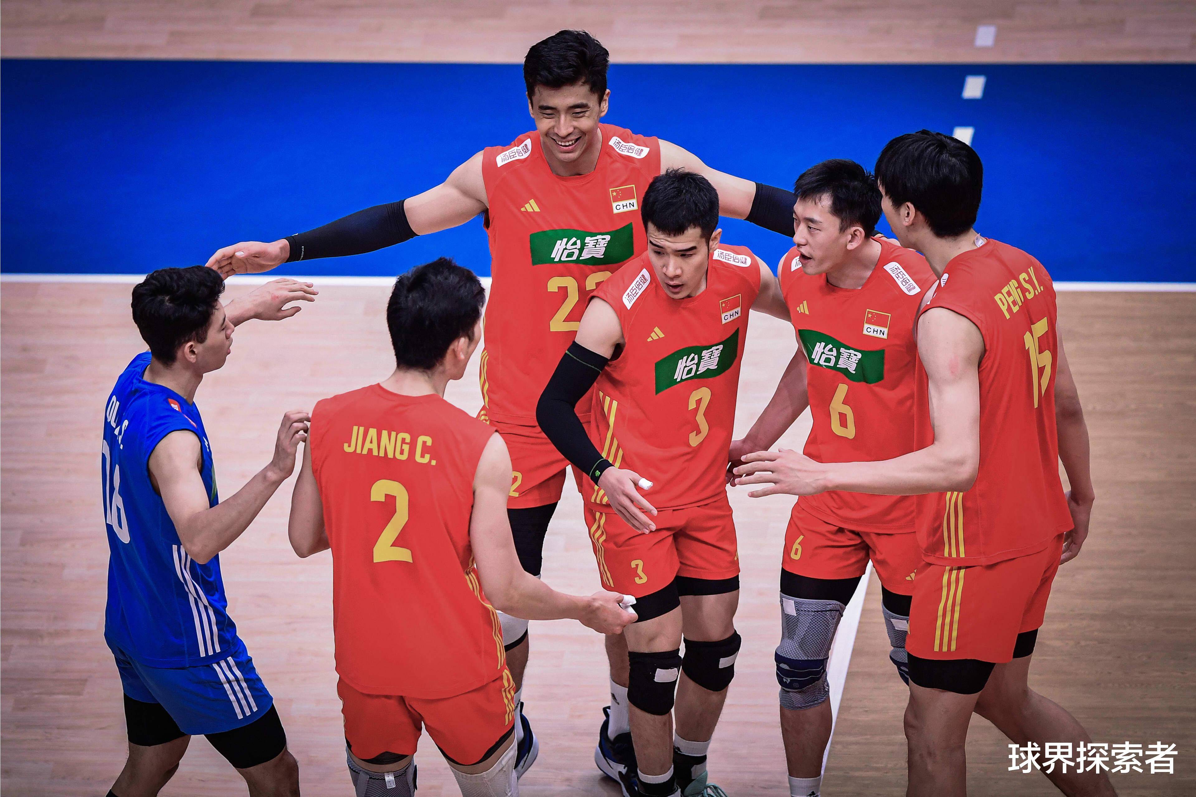 爱游戏培训-关键时刻队员表现抢眼,帮助球队搏出重围