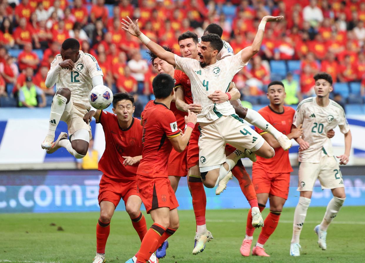 爱游戏app下载-争奇斗艳！亚洲足球强队之间的对抗