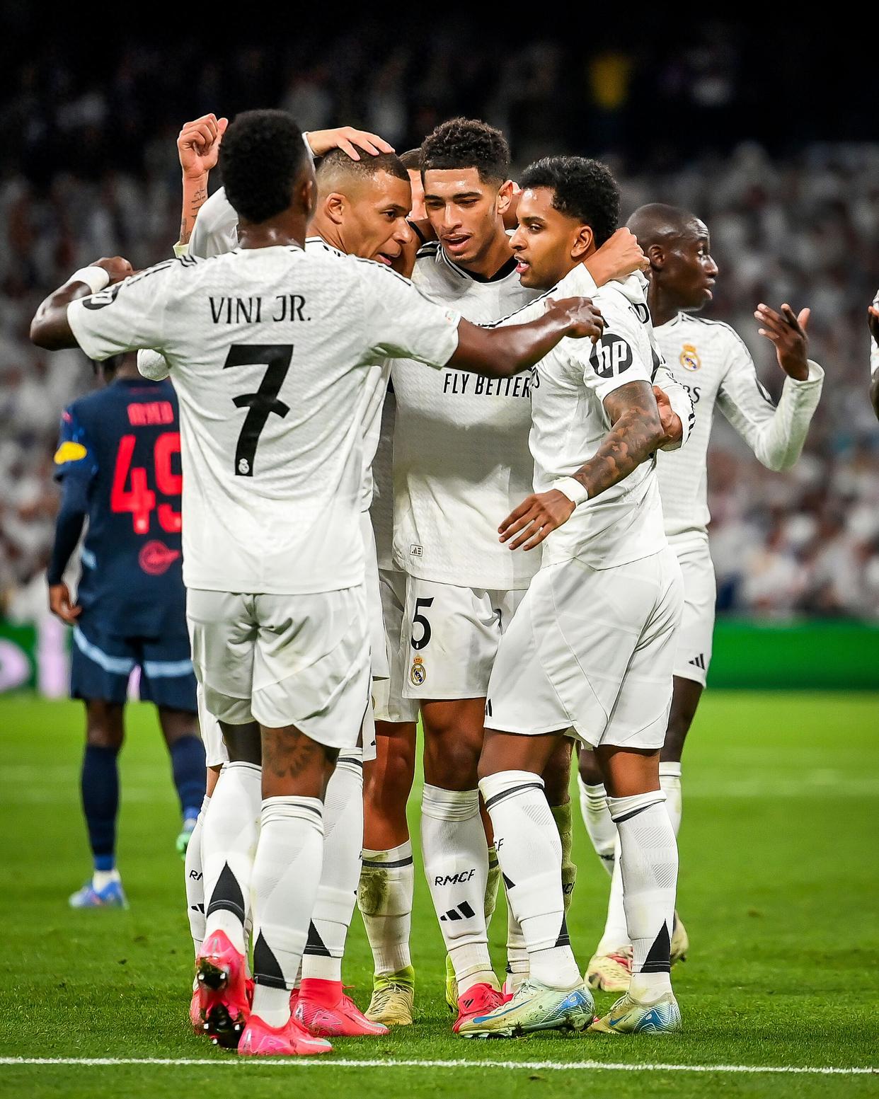 爱游戏网页版-皇马客场大胜拜仁，挺进决赛