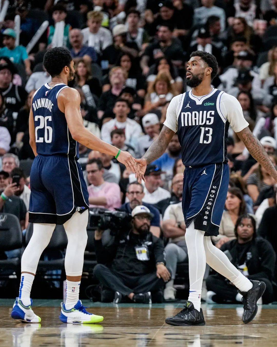 爱游戏vip注册-火箭击败独行侠，取得新赛季首胜