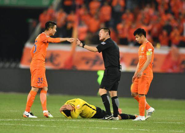 恒大主场击败泰达,继续领跑积分榜的简单介绍