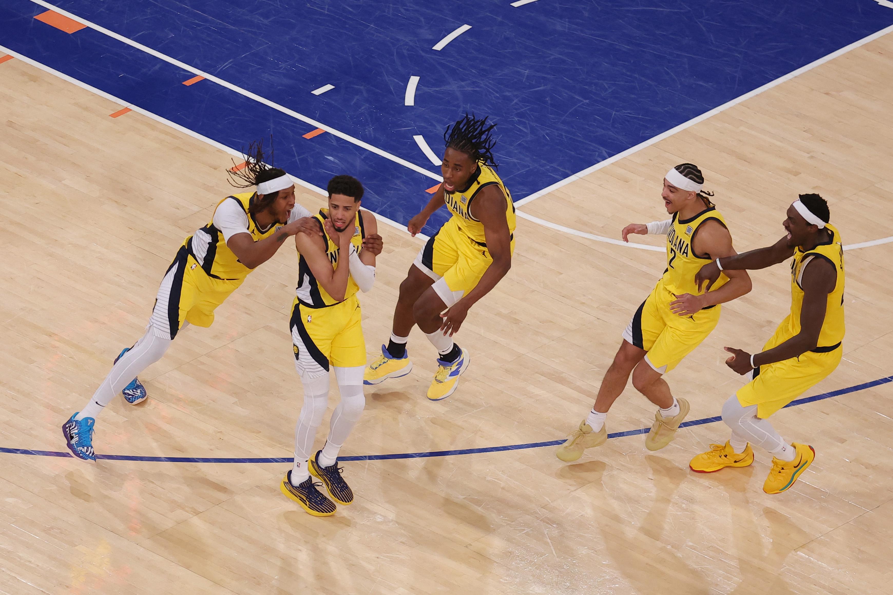 爱游戏中国官网-比赛中球员个人能力发挥，长短传有序串联进攻的简单介绍