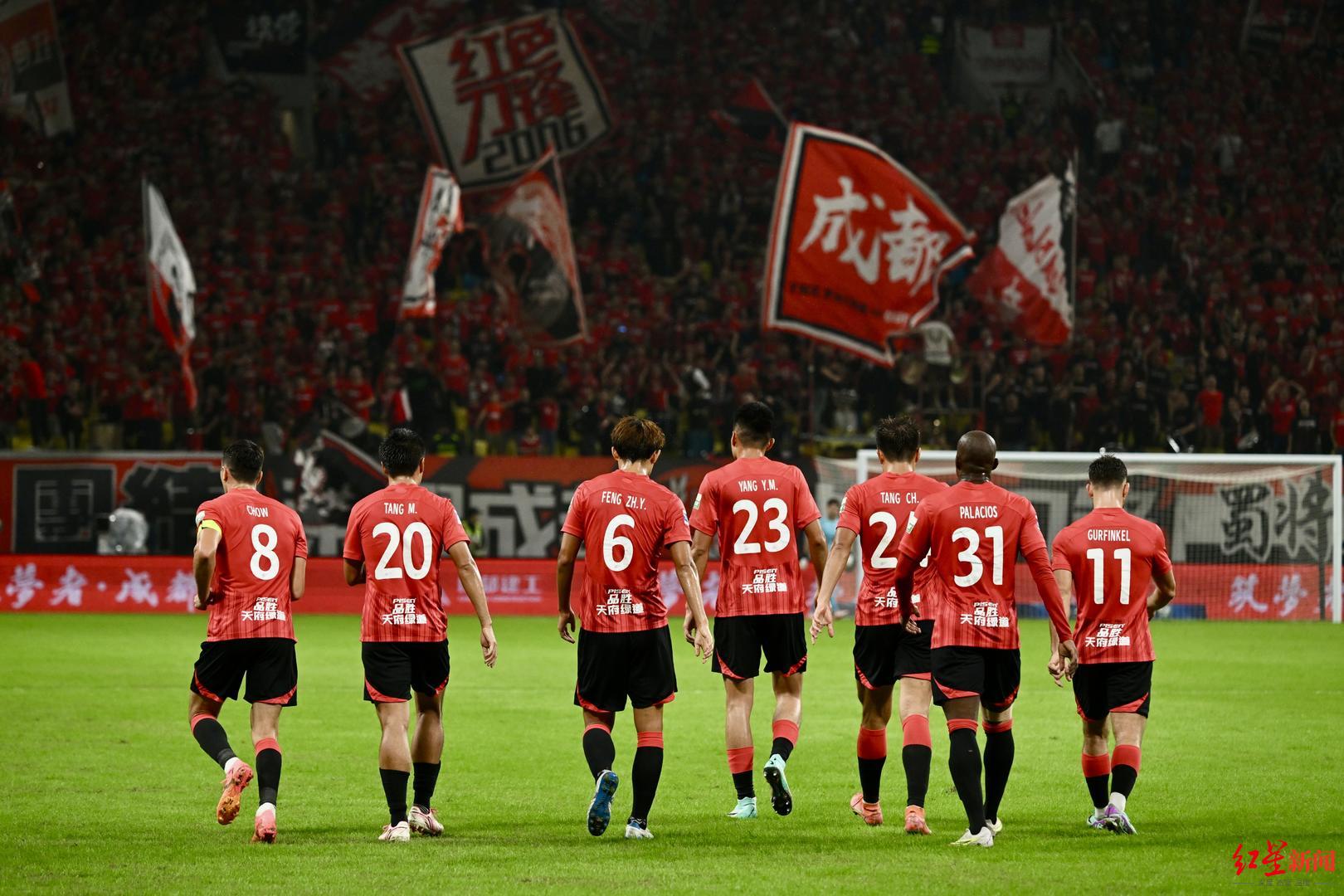 爱游戏中国官网-比赛中球员个人能力发挥，长短传有序串联进攻的简单介绍