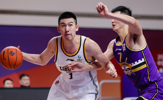 爱游戏app下载-河北男篮稳住局势，赢得悬念四起的简单介绍